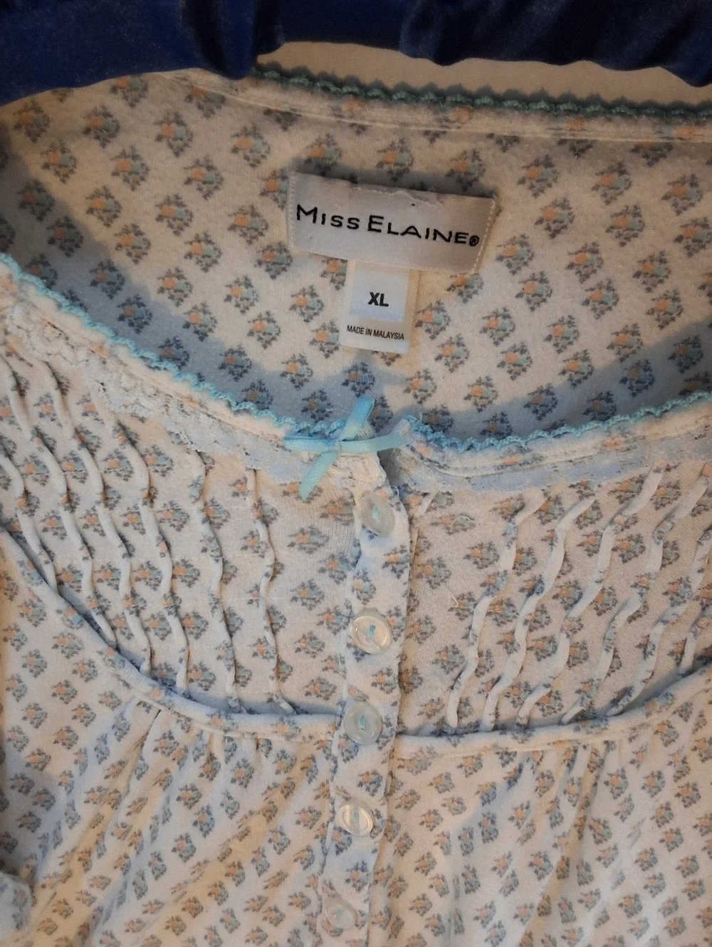 Miss Elaine Women’s XL Blue Floral Nightgown Long Sleeve Pintuck Cottagecore